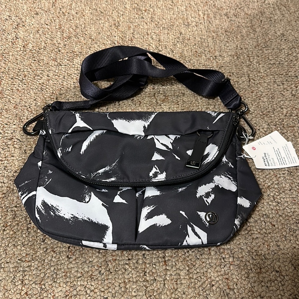 NWT lululemon festival bag